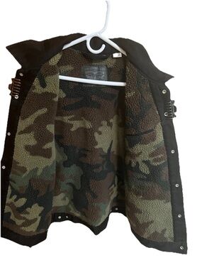 Levi’s 57696-0002 Sherpa Trucker Jacket XL Black Camo Fleece Lined Snap Close
